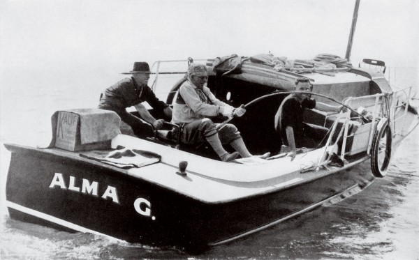 Grey claimed that the techniques of New Zealand anglers were outdated and unsporting. His method of using a top-mounted reel on a supple rod was soon adopted here. Russell skipper Francis Arlidge (right) called Grey “easily the best fisherman I had on my boat in 47 years”.