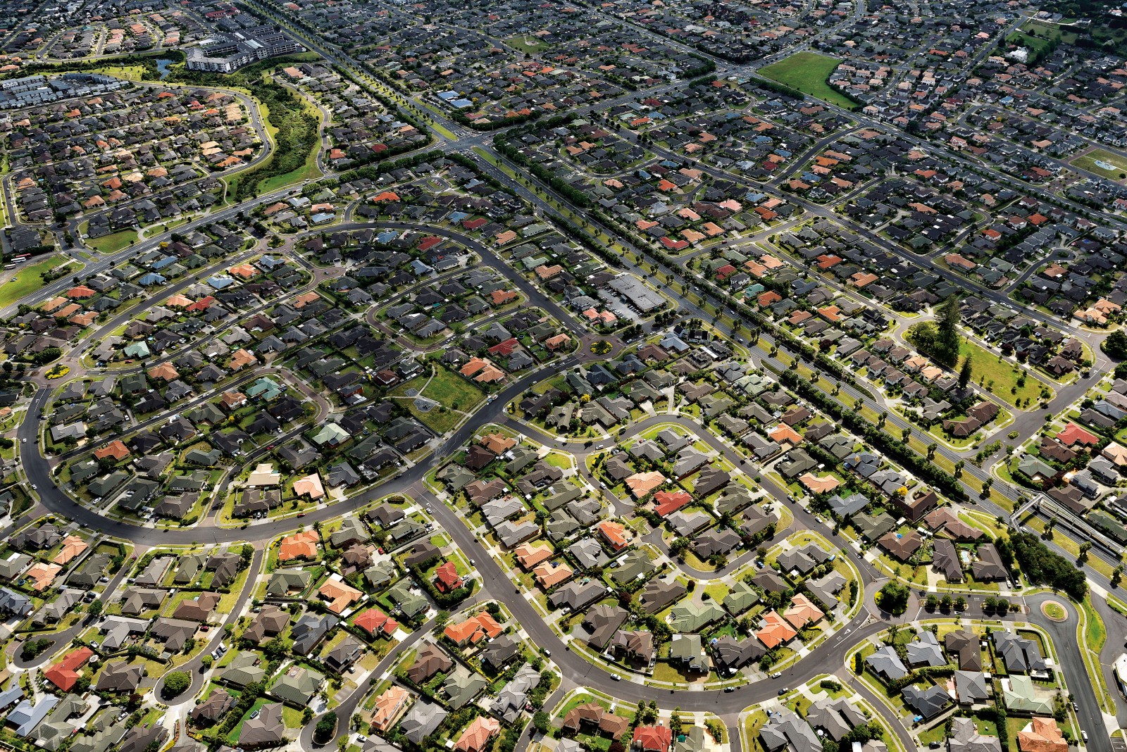 In 2001, the suburb of Flat Bush in Auckland’s south-east was farmland; by 2025 it’s expected to be home to as many people as Nelson. It echoes similar large-scale suburban developments at Albany in the city’s north. The New Zealand Centre for Sustainable Cities is in the middle of a four-year project looking at the environmental and social impacts of such greenfields development, compared with more compact development alternatives closer to the city. Compact developments include smaller homes that cost less to heat, reduced distances between destinations, lower emissions, increased opportunities for exercise, lower healthcare costs and greater social cohesion.