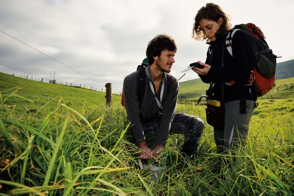 Studying Auckland’s volcanoes can be useful to establish a record of past events, but researchers are also interested in the source of future eruptions. After a series of earthquakes on Motutapu Island in 2013, Veronica Chiarini and Fabio Ronchi visited with monitoring equipment to measure carbon dioxide flux at the surface, the first harbinger of an eruption. Elsewhere, magma typically follows pre-established routes to the surface—such as faults. But this tidy relationship between faulting and volcanic activity remains hard to establish in the complex Auckland Volcanic Field.