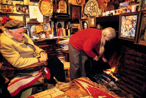 Only one per cent of New Zealand’s coal ends up in domestic fireplaces these days, but for Hardwicke Knight (93) and Sally Stockinger, nothing beats the glow of coal in the grate of their Otago Peninsula cottage.