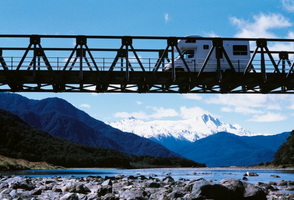 Coming from Central Otago, the road crosses the Haast River three times, the middle bridge lying not far above the river’s confluence with the Landsborough, which rises west of The Hermitage. Rainfall in the mountains may exceed 8 m a year, and the district’s rivers drop 50 million tons of rock a year into the sea.